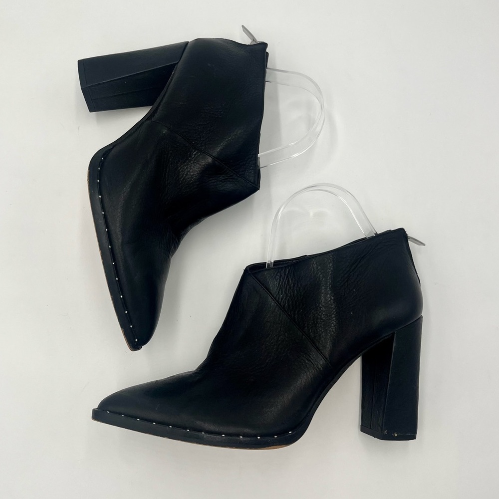 Vince Camuto Black Leather Pointed Toe Block Heel Ankle Booties
